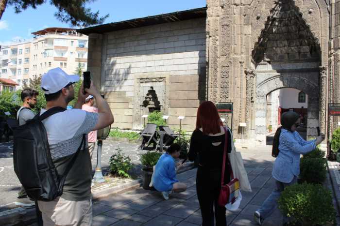 OKA'nın Sosyal Medya Etkileyicileri Okulu Tamamlandı