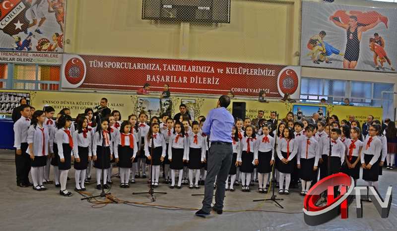KARE KARE 23.NİSAN KUTLAMALARI FOTOĞRAFLARI Çorum Atatürk Kapalı Spor salonunda 23 Nisan Ulusal Egemenlik ve Çocuk Bayramı’nın 94. Yıldönümü etkinliklerle kutlanıyor.