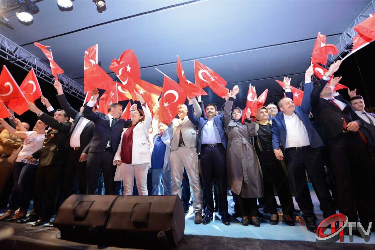 Çorum Meydanları 15 Temmuz'da doldu taştı