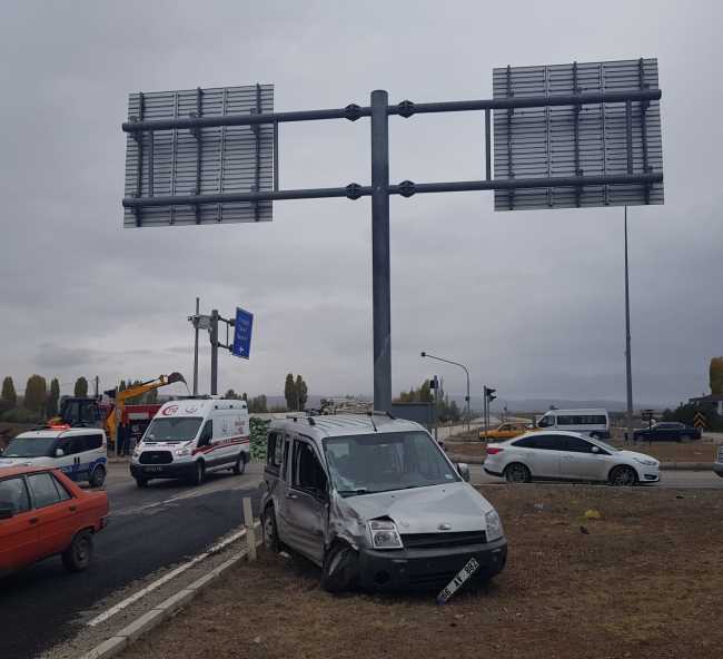 Alaca Karayolunda Trafik Kazası 2 Yaralı