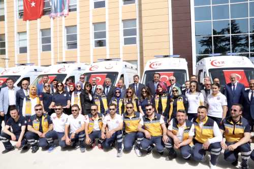 10 Adet ambulans törenle dağıtıldı
