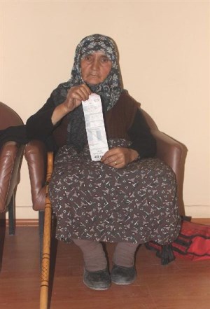  Bu Kadının 3 Yıldır Elektrikleri Kesik