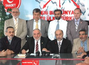 MEHMET KARAMAN ÇORUM'DA BASIN TOPLANTISI YAPIYOR