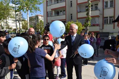 23 Nisan’da çocuklar eğlenceye doydu