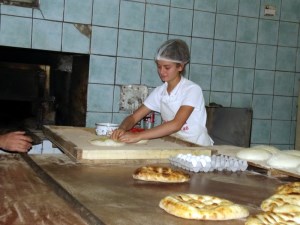 Kınalı Eller Ramazan'da Pide Açıyor