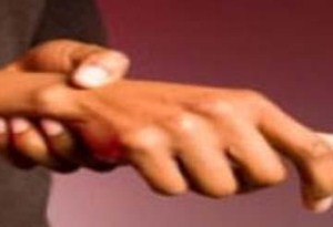 Ellerde sık sık yaşanan uyuşmalar, ciddi bir hastalığın habercisi olabilir