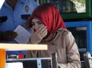 Başörtülü Hamile Öğretmene Çirkin Saldırı