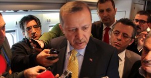 BAŞBAKANDAN  BELEDİYE BAŞKANI'NA FIRÇA