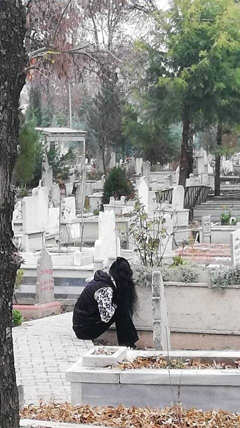 Ağlayan Kız Aylar sonra tekrar ortaya çıktı