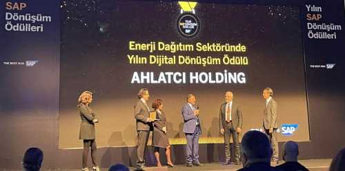 Ahlatcı Holding'e "Yılın Dijital Dönüşüm" ödülü verildi