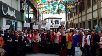 AK KADINLARIN ANNELER GÜNÜ YÜRÜYÜŞÜ