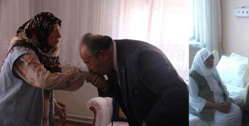 AK Parti Çorum Milletvekili ve TBMM İdare Amiri Salim Uslu’nun Annesi Menşure Uslu geçirdiği rahatsızlık sonucu hayatını kaybetti.