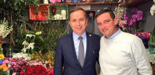 AK PARTİLİ VEKİLE  NAZAR BONCUĞU TAKTI