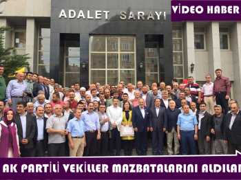 AK PARTİLİ VEKİLLER MAZBATALARINI ALIYOR 