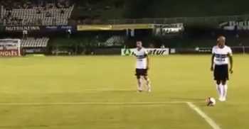 Alex'ten efsane frikik!