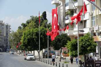 ANTALYA BAYRAKLARLA DONATILDI