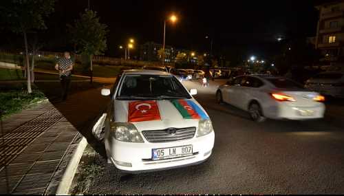 Azerbaycan’a destek için araçlarıyla konvoy yaptılar