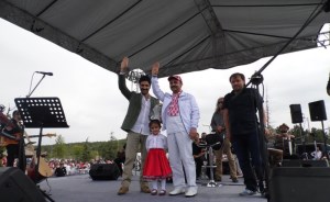 UĞUR IŞILAK  ÇORUM'DA Rabia İşareti yaptı