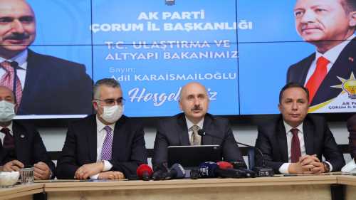 Bakan "Demiryolu projemizin etüt proje çalışmaları da devam ediyor"dedi