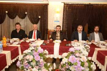 Başkan Külcü’den Belediyespor’a moral yemeği