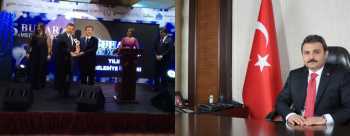 BAŞKAN KÜLCÜ'YE YILIN ENİYİ BELEDİYE BAŞKANI ÖDÜLÜ