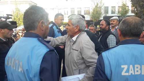 Baz istasyonu yüzünden Başkan'a tepki gösterdiler