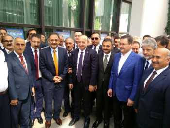 BEKİROĞLU, KÜLCÜ VE İLÇE BELEDİYE BAŞKANLARI YEREL YÖNETİMLER TOPLANTISINA KATILDI