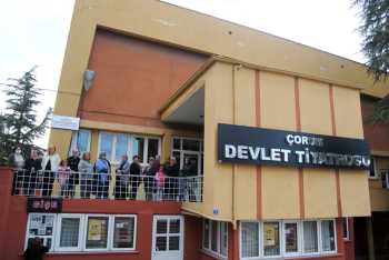 Belediye, kadınları tiyatroyla buluşturmaya devam ediyor