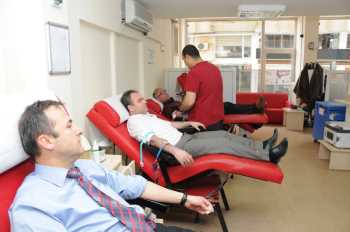 Belediye personelinden kan bağışı kampanyasına destek