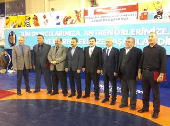 Büyükler Serbest Stil Güreş Türkiye Şampiyonası Başladı
