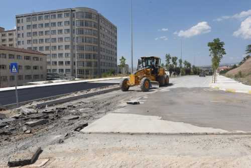Çamlık caddesi sil baştan yenilendi