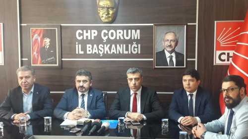 CHP Çorum'da  OHAL'e karşı oturma eylemi yaptı