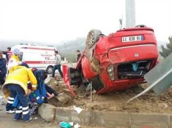 Çorum  Kargı'da Otomobil Takla Attı: 2 Yaralı