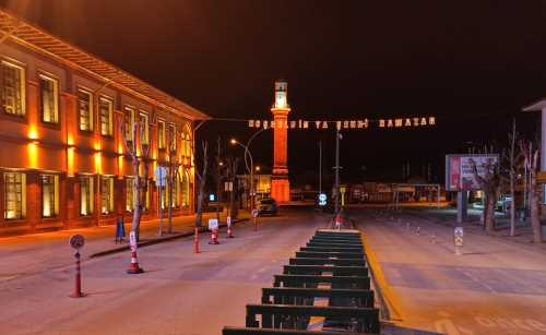 Çorum'a 'Hoş Geldin Ya Şehr-i Ramazan' Mahyası asıldı