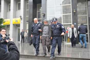 ÇORUM ADLİYESİ ÖNÜNDE ATATÜRK BÜSTÜNE SALDIRI