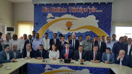 Çorum Ak Parti Teşkilatında düzenlenen  Bayramlaşma Töreni İL Başkanı Av Rumi Bekiroğlu  başkanlığında bir araya geldi