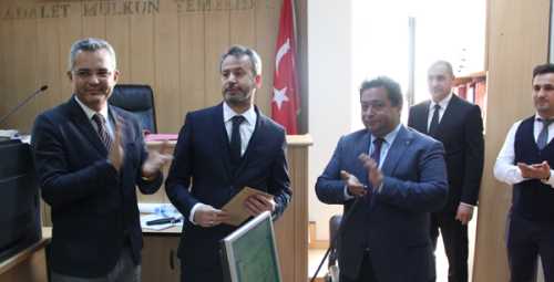 Çorum Baro Başkanı Kenan Yaşar, mazbatayı aldı