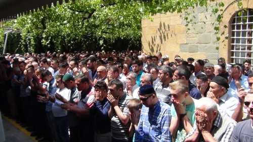 Çorum Belediye Personeli 43 yaşındaki  Erşan Amir, girdiği bunalım sonucu pompalı tüfekle  intihar etti