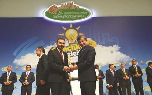 Çorum Belediyesi, AK Parti Genel Merkezi tarafından bu yıl 5.si düzenlenen AK Parti Genel Merkezi " konulu Yerel Yönetimler Sempozyumunda ödül aldı