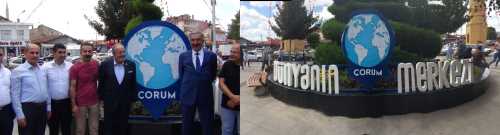 Çorum Belediyesi'nin arkasındaki Havuzlu Küçük Park’a “Dünyanın Merkezi” tabelası takıldı