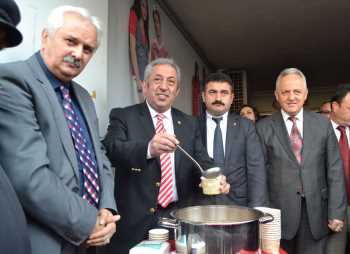 Çorum CHP Muharrem ayında aşure dağıttı