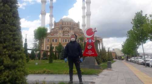 Çorum'da 74 gün sonra ilk Cuma namazı kılındı