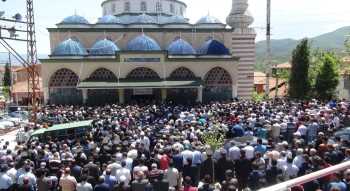 ÇORUM'DA GÖZ YAŞLARI SEL OLUP AKTI