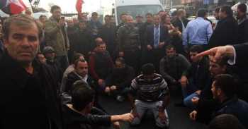 Çorum'da Kapatılan Belde Sakinleri Yol Kapattı