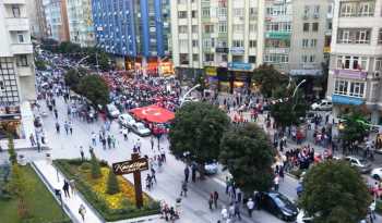 ÇORUM´DA TERÖRE KARŞI VATANDAŞ TEK YÜRÜYEREK OLDU 