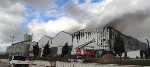 Çorum'da Yağ fabrikasında korkutan yangın
