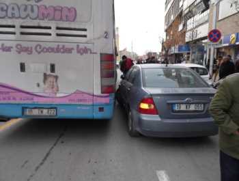 ÇORUM'DAKİ GAZİ VE İNÖNÜ CADDESİNDEKİ  TRAFİK STRES YAPIYOR