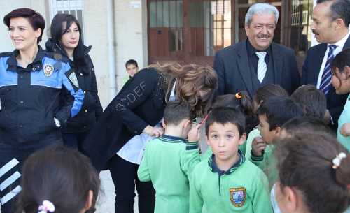 Çorum Emniyeti 50 Öğrenciyi Sevindirdi