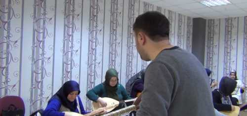 ÇORUM KADIN KÜLTÜR MERKEZİNDE SAZ KURSU AÇILDI