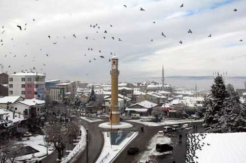 Çorum Merkeze Yılın ilk karı yağdı! 